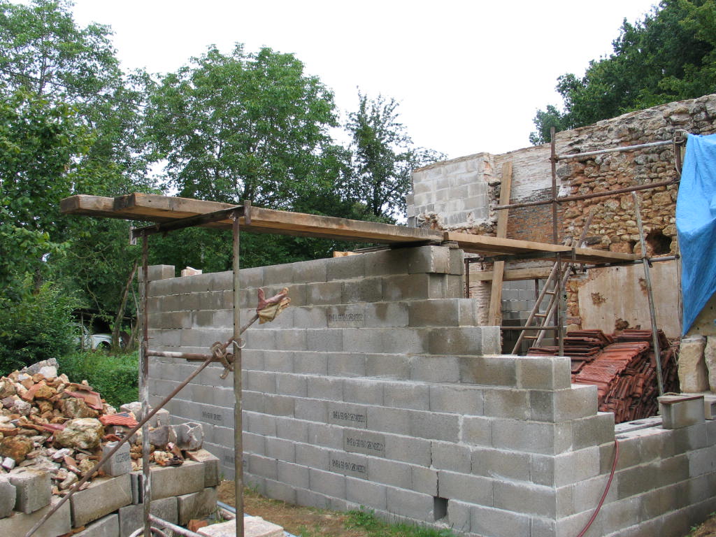 rénover, restaurer une maison, mise en place tréteaux 