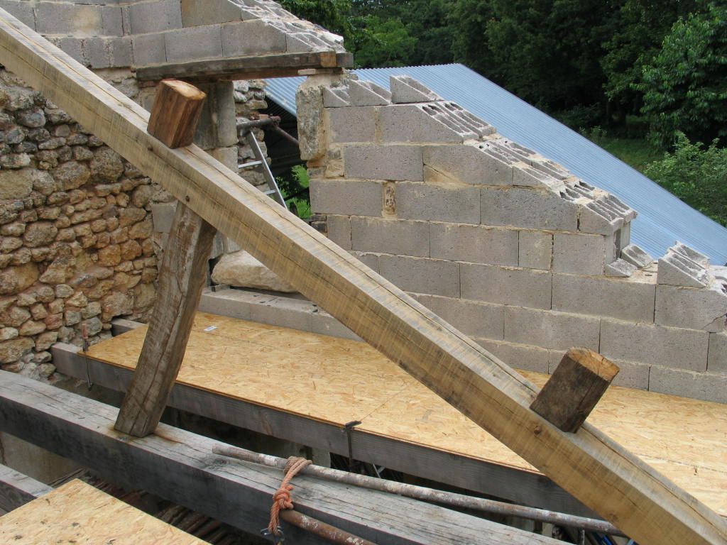 montage des échantignolles sur l'arbalétrier