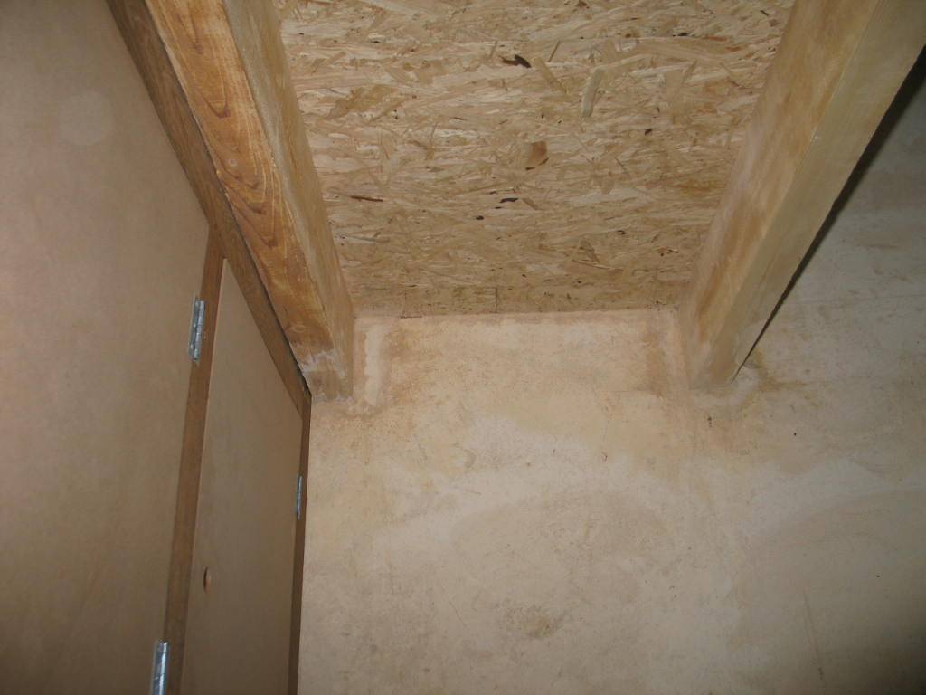 rénover, restaurer une maison, plafond espace de stockage