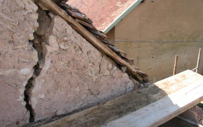 Réparer les fentes dans un mur ancien